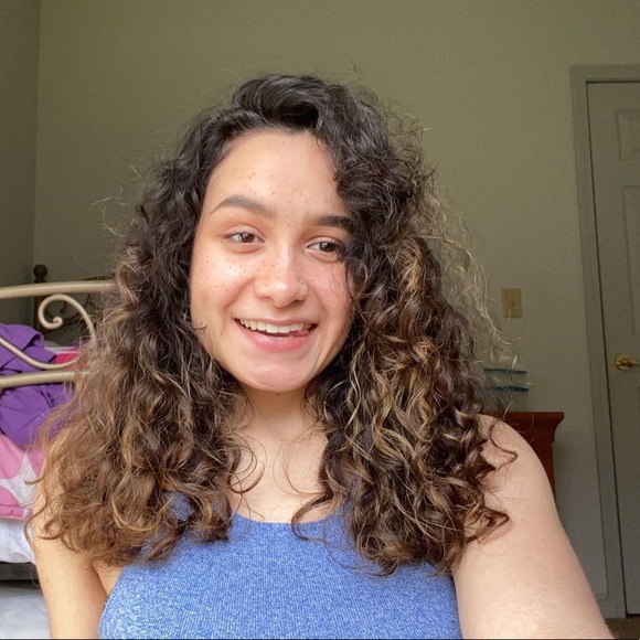 Meet your Posher, Mia - Picture 1 of 1